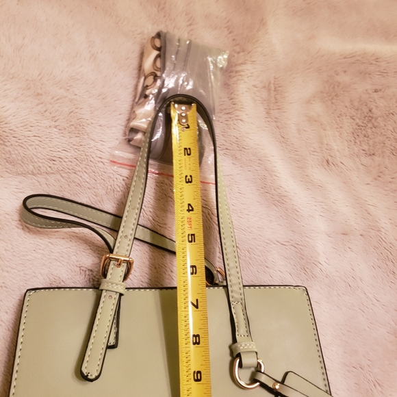 Green Handbag - Picture 10 of 11